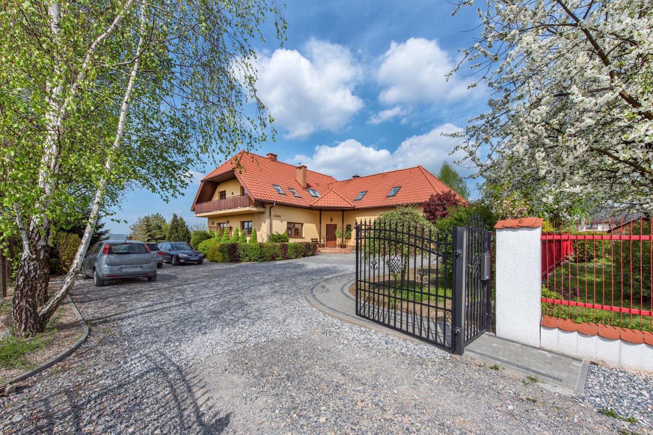 Rysiowka Pokoje Goscinne Modlniczka Esterno foto